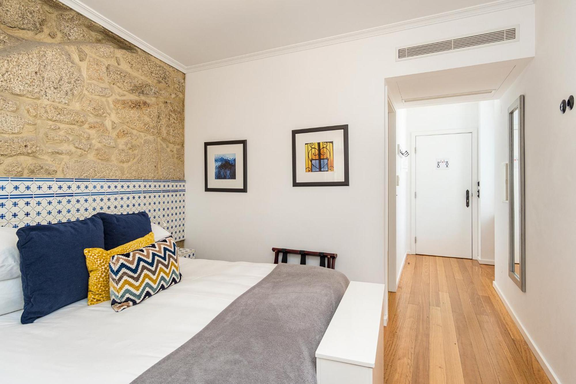 1872 River House By Olivia Oporto